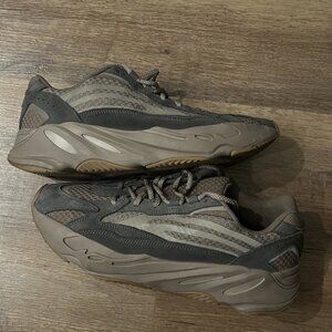 ADIDAS YEEZY BOOST 700 V2 MAUVE SIZE 11 Used In Great Condition No Box GZ0724